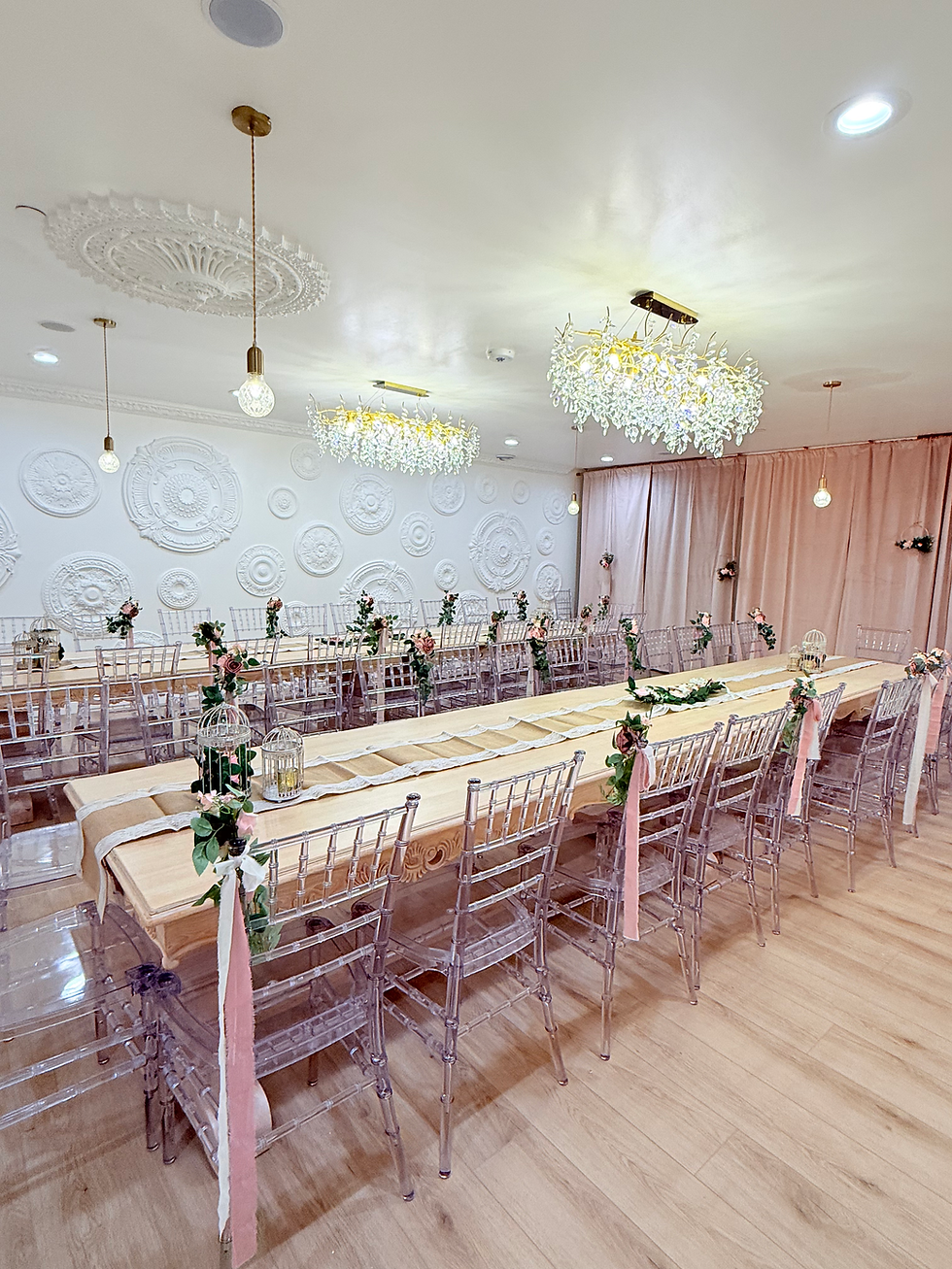 Family-friendly dining tables at Kidcadia, offering a relaxing spot for meals.